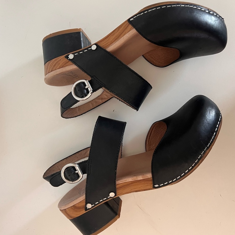DANSKO CLOGS
